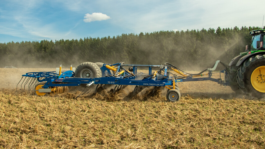 treffler-agrartechnik-praezisions-grubber-615-seitlich-stoppelbearbeitung.jpg